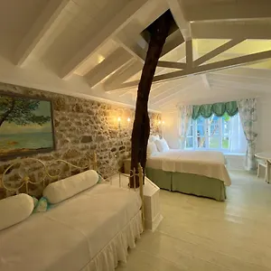 Lola 38 Foça