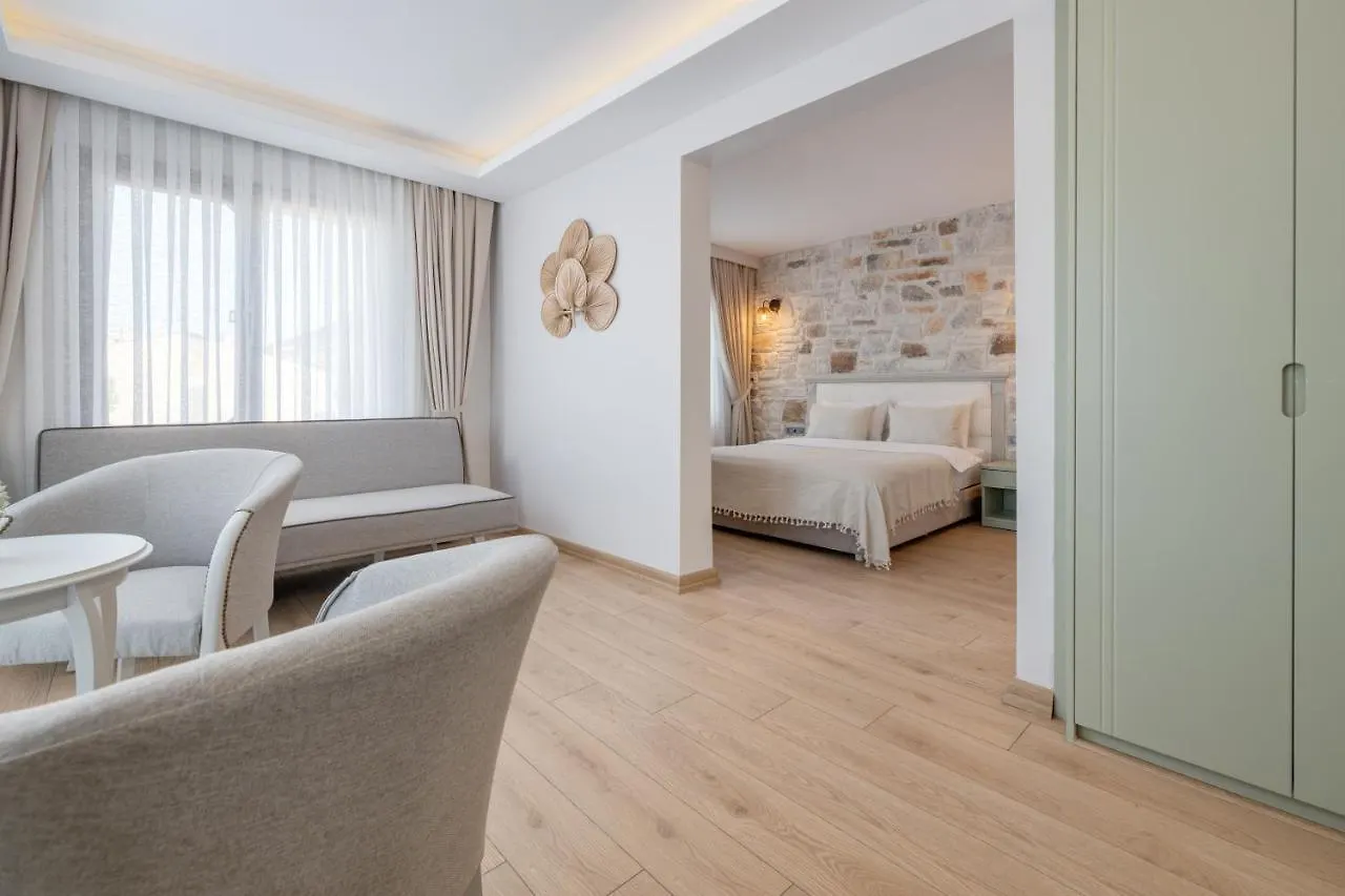 Hanedan Otel Foca Izmir 2*,